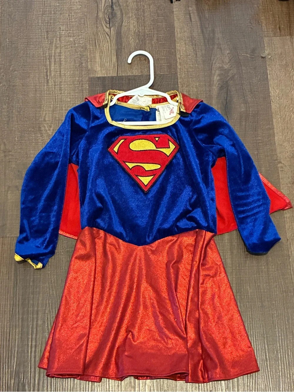 Supergirl Kid Halloween Costume w/dress, cape, belt, and boot covers. Size Small